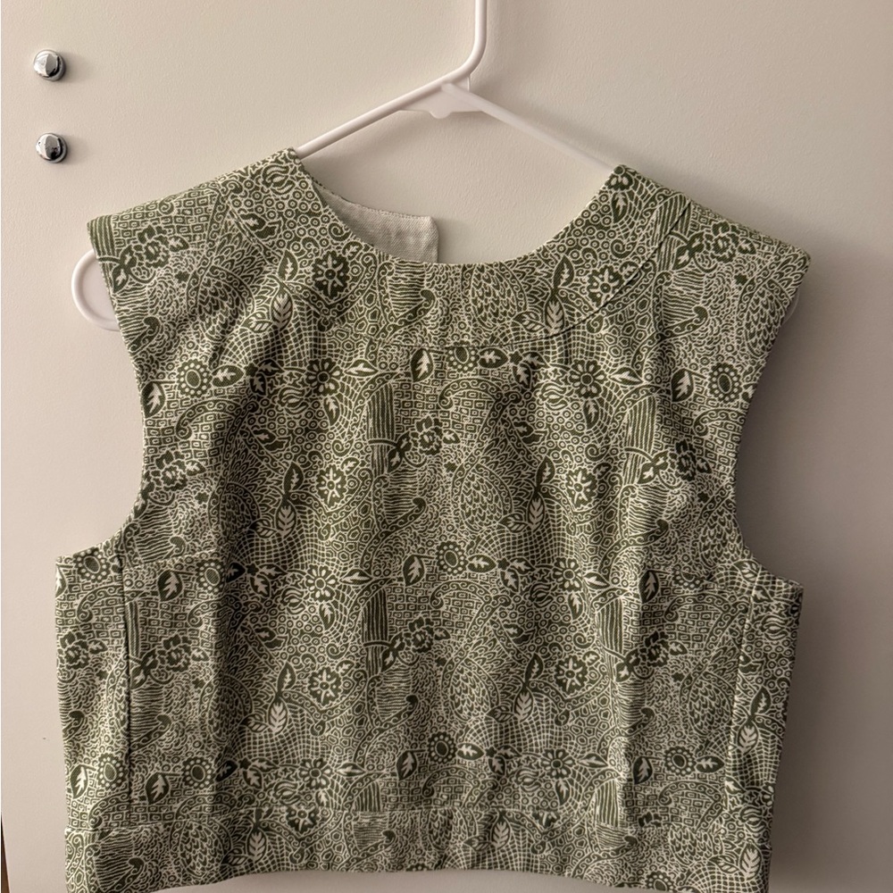 Julia Amory Slim Shell Top